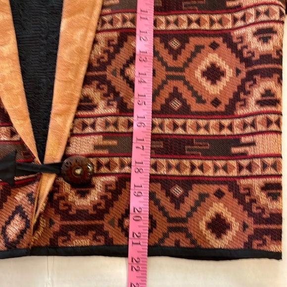 FLASHBACK  M  SHORT BOLERO JACKET WITH LAPELS AND LARGE WOODEN BUTTON - Picture 8 of 17